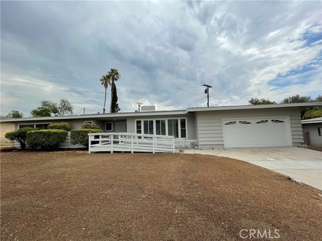 247 Palmyra Dr, San Bernardino, CA 92404