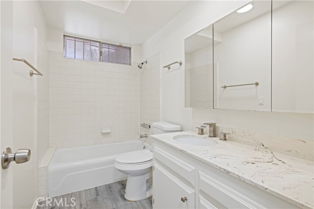 Detail Gallery Image 40 of 55 For 18900 Ledan St, Northridge,  CA 91324 - 4 Beds | 2 Baths