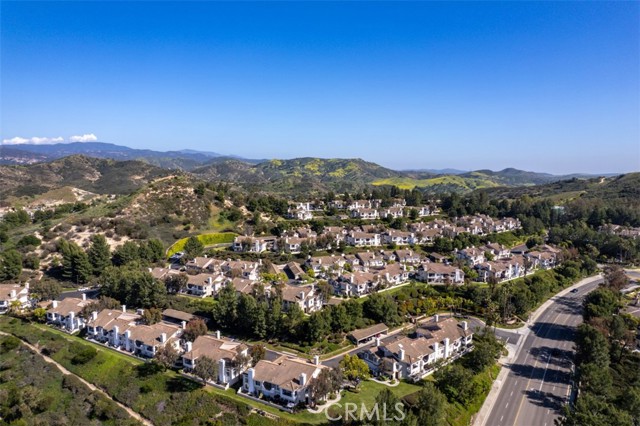 8025 E Sandstone Drive, Anaheim Hills CA: https://media.crmls.org/medias/3869ce56-acf7-494d-b93b-eb478ed972cd.jpg