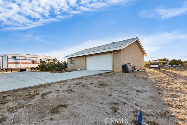 Detail Gallery Image 2 of 24 For 11482 Maple Ave, Hesperia,  CA 92345 - 4 Beds | 2 Baths