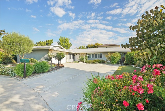 Detail Gallery Image 1 of 70 For 24341 Johnetta St, Woodland Hills,  CA 91367 - 4 Beds | 2 Baths