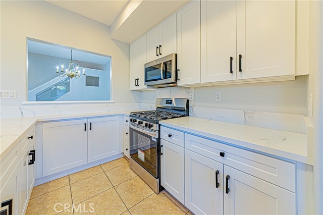 Detail Gallery Image 8 of 24 For 2030 Villa Del Lago #B,  Chino Hills,  CA 91709 - 3 Beds | 2/1 Baths