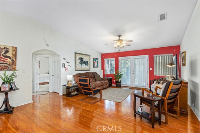 Detail Gallery Image 13 of 36 For 5528 Elmwood Rd, San Bernardino,  CA 92404 - 3 Beds | 2 Baths