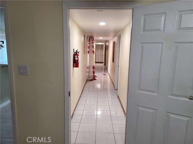 Detail Gallery Image 10 of 34 For 11685 Holmes, Jurupa Valley,  CA 91752 - 5 Beds | 2/1 Baths