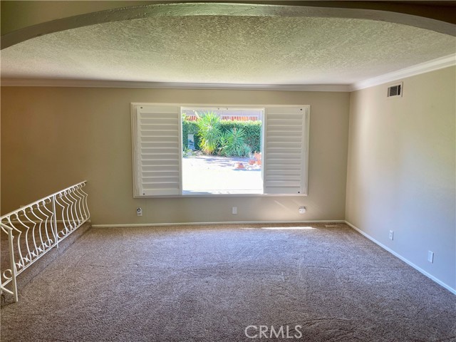1327 N Stanford Avenue, Upland CA: https://media.crmls.org/medias/386d0f5e-008d-46cd-96e8-77ebbf84a43b.jpg
