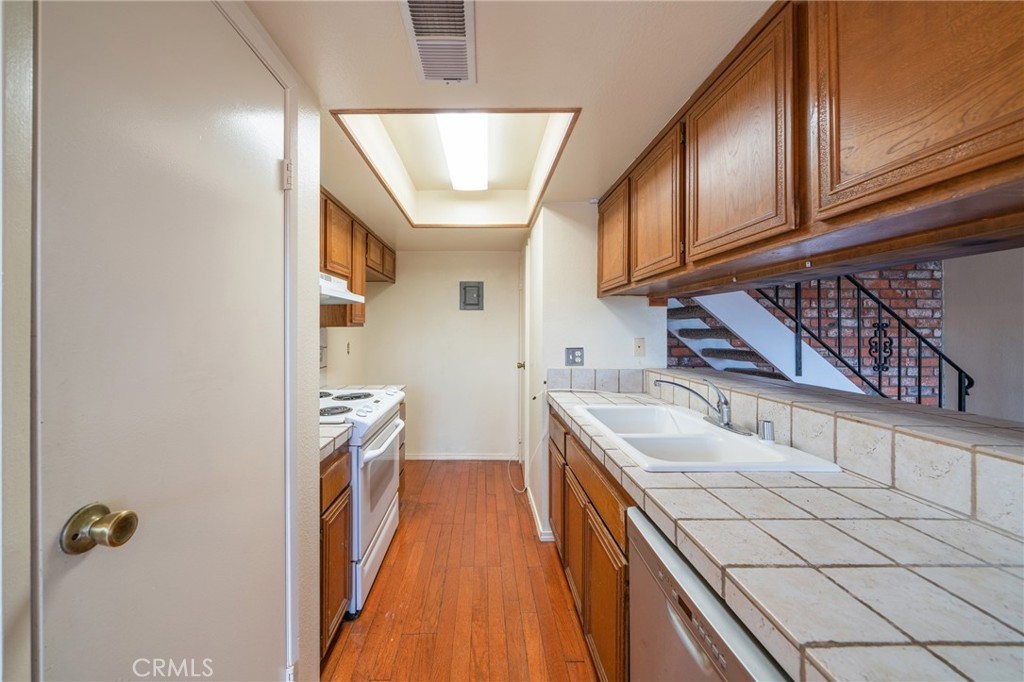 MLS #OC25276623 image #11