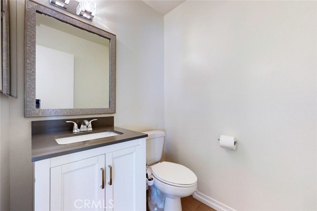 Detail Gallery Image 25 of 38 For 10504 Sunland Blvd Bld #5,  Sunland,  CA 91040 - 2 Beds | 2 Baths