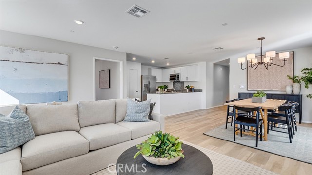 Detail Gallery Image 3 of 21 For 14226 Clemson St, Hesperia,  CA 92345 - 4 Beds | 2 Baths