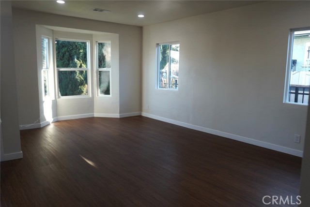 1327 W 89th St, Los Angeles CA: https://media.crmls.org/medias/386f3d51-05b7-42e1-879d-a83eb710a86f.jpg
