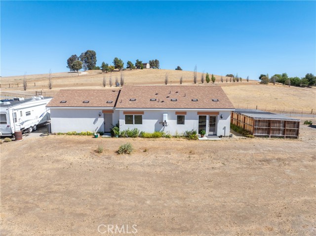 1875 Rancho Lomas Way, San Miguel CA: https://media.crmls.org/medias/386fdf5d-6384-4405-b906-d9ed4062cd72.jpg