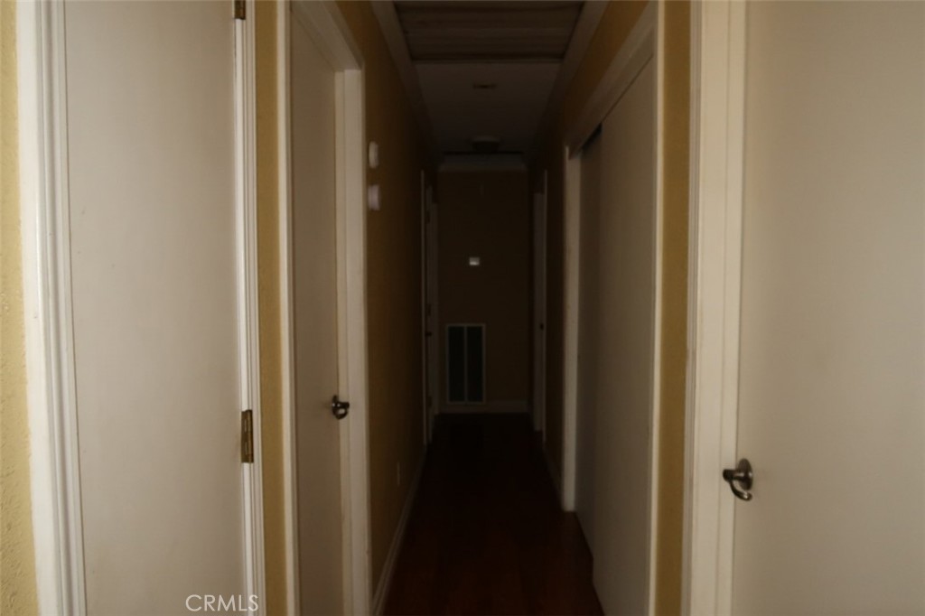 https://media.crmls.org/medias/386fe0b7-85b3-4706-a0f8-7089176d9d5d.jpg?preset=X-Large