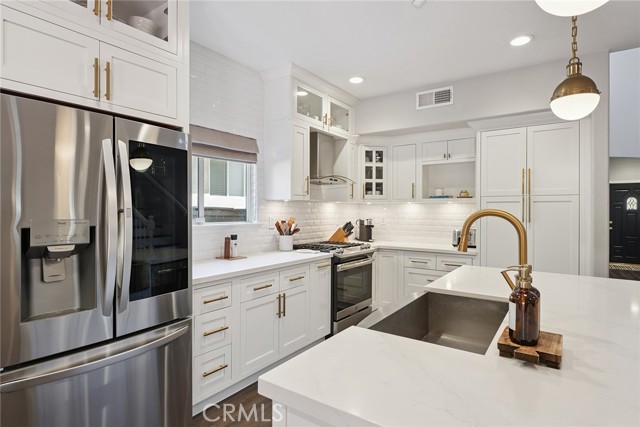 Detail Gallery Image 8 of 38 For 5179 Knollwood Way, Woodland Hills,  CA 91364 - 4 Beds | 3 Baths