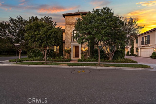 166 Villa Rdg, Irvine CA: https://media.crmls.org/medias/38719066-4e3e-4e8c-89e7-5084f0f6130e.jpg