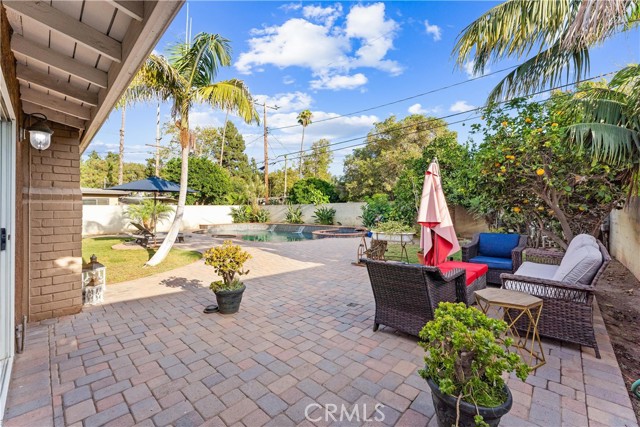 1646 E 15th Street, Santa Ana CA: https://media.crmls.org/medias/387200f1-402b-4d0e-8440-811d4c54d6df.jpg