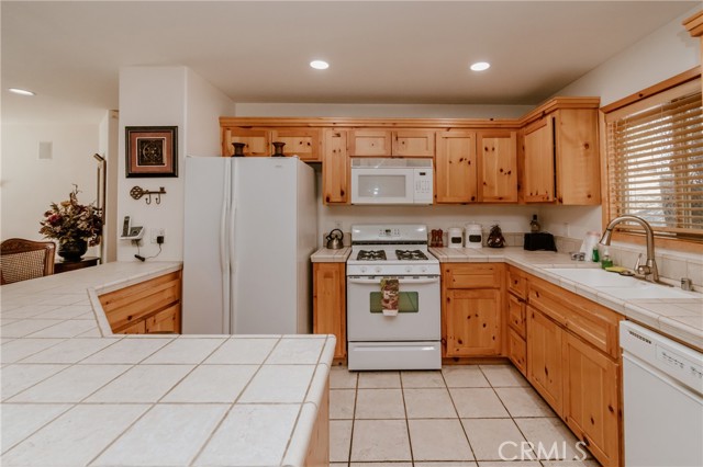 Detail Gallery Image 7 of 27 For 1065 S Minton Ave, Big Bear City,  CA 92314 - 2 Beds | 2 Baths