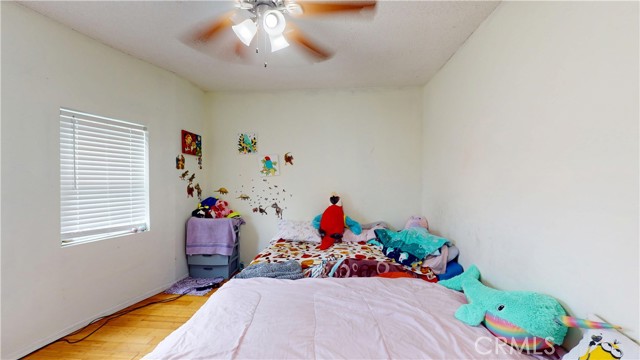 1155 E 58th Drive, Los Angeles CA: https://media.crmls.org/medias/38728151-80d9-4ee9-bee3-043af556de37.jpg