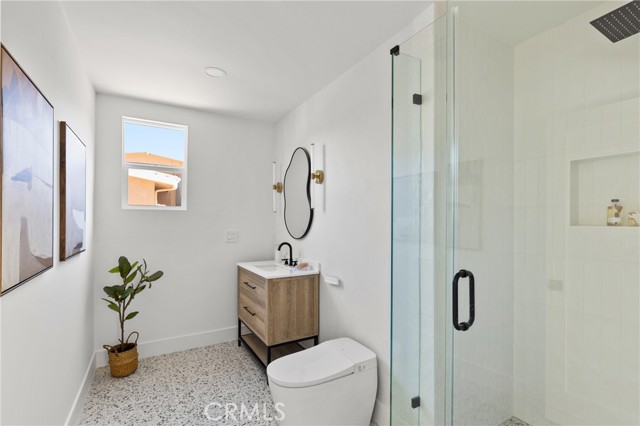 Detail Gallery Image 19 of 37 For 6009 Neddy Ave, Woodland Hills,  CA 91367 - 5 Beds | 3 Baths
