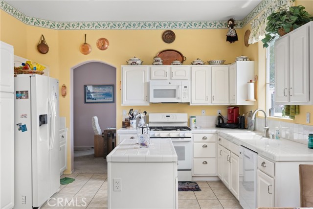 Detail Gallery Image 14 of 56 For 1534 Ashbrook Ln, Santa Maria,  CA 93455 - 3 Beds | 2/1 Baths