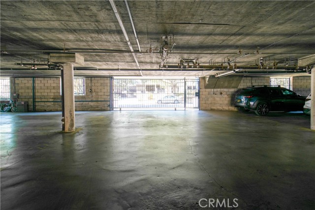 14560 Clark Street, Sherman Oaks CA: https://media.crmls.org/medias/38752caf-6f5a-46c5-964f-8180c70f04f7.jpg