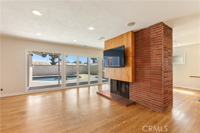 Detail Gallery Image 2 of 47 For 828 Stevely, Long Beach,  CA 90815 - 4 Beds | 2 Baths