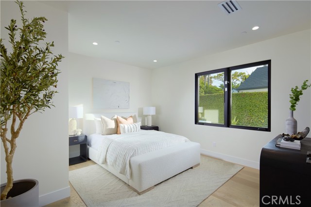 Detail Gallery Image 19 of 31 For 1312 Dover Drive, Newport Beach,  CA 92660 - 4 Beds | 4 Baths
