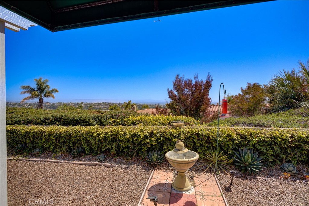 https://media.crmls.org/medias/387648a8-0a1a-4093-85d1-2ac091a09364.jpg?preset=X-Large