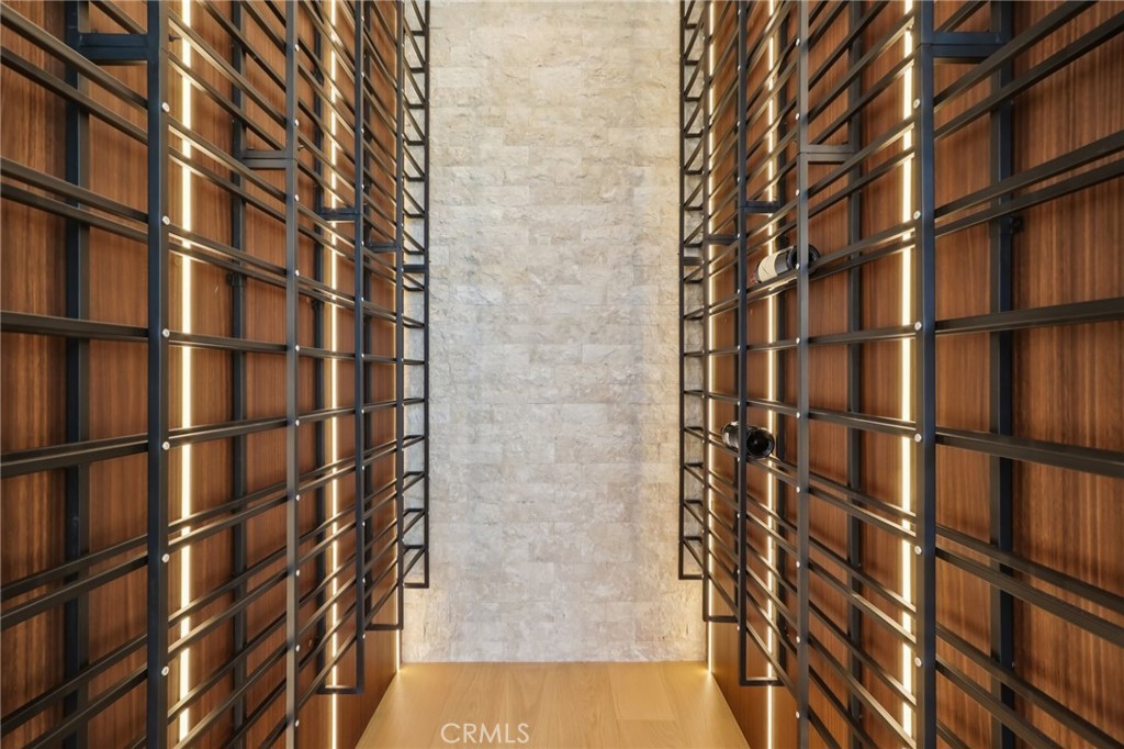 https://media.crmls.org/medias/3876d335-7996-4d19-9b82-e7b3be7e8a0c.jpg?preset=X-Large