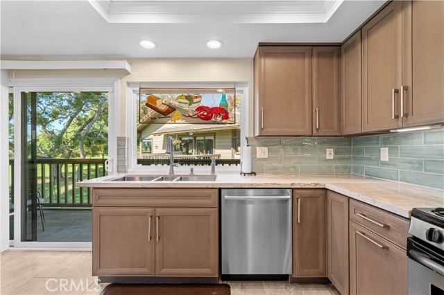 Detail Gallery Image 21 of 41 For 30 Arboles, Irvine,  CA 92612 - 3 Beds | 6 Baths