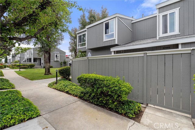 Detail Gallery Image 2 of 30 For 2730 W Segerstrom Ave #C,  Santa Ana,  CA 92704 - 2 Beds | 1/1 Baths