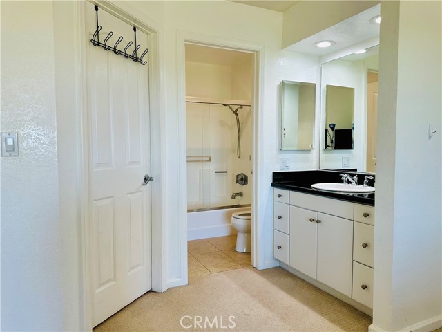 Detail Gallery Image 25 of 61 For 25601 Indian Hill Ln #H,  Laguna Hills,  CA 92653 - 2 Beds | 2 Baths