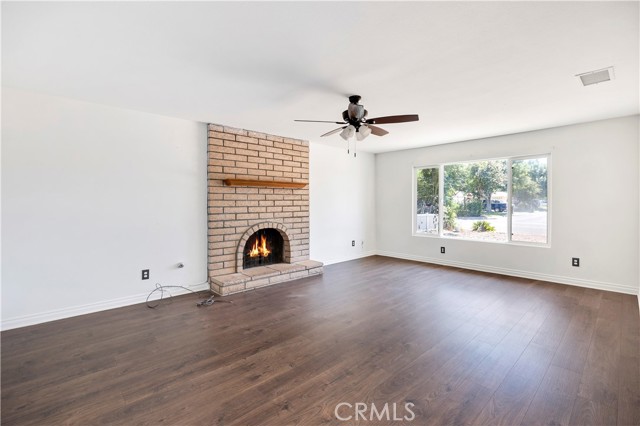 41776 Nordal Avenue, Hemet CA: https://media.crmls.org/medias/387a6073-39a1-4746-a9f2-1a22fc49c76f.jpg