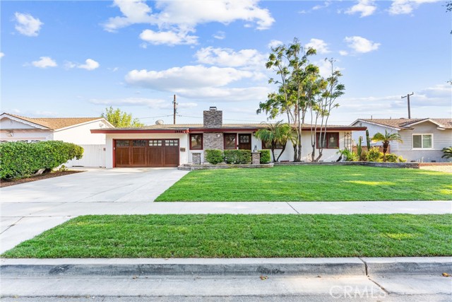 1944 W Lullaby Lane, Anaheim CA: https://media.crmls.org/medias/387baa16-38ca-4ac0-9bd5-5333dd6a3cec.jpg
