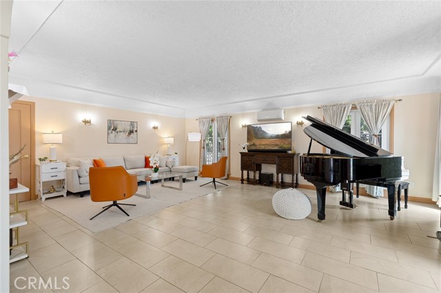 Detail Gallery Image 10 of 26 For 12391 Euclid St, Garden Grove,  CA 92840 - 4 Beds | 2 Baths