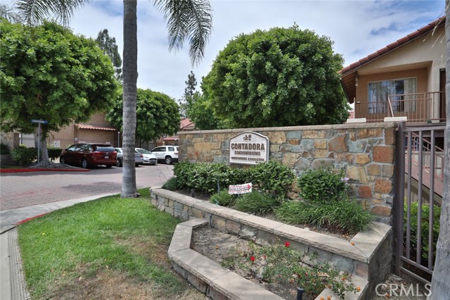 Detail Gallery Image 2 of 44 For 768 La Tierra St #I202,  Corona,  CA 92879 - 2 Beds | 2 Baths