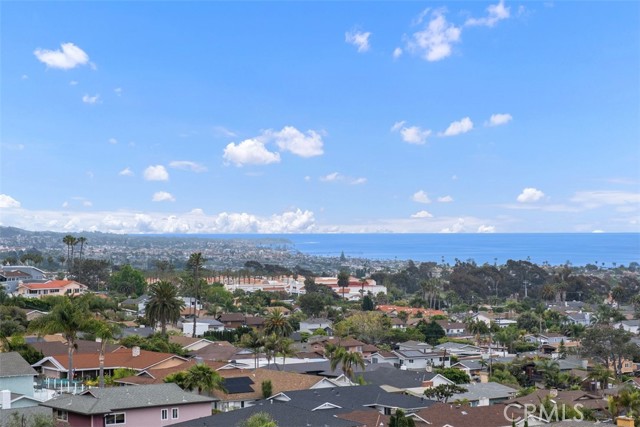Detail Gallery Image 7 of 52 For 4013 via Manzana, San Clemente,  CA 92673 - 5 Beds | 3/1 Baths