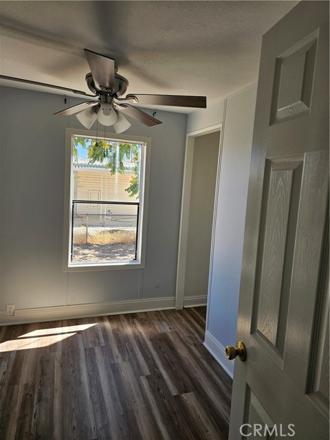 Detail Gallery Image 11 of 16 For 19247 Hinton St, Hesperia,  CA 92345 - 3 Beds | 2 Baths