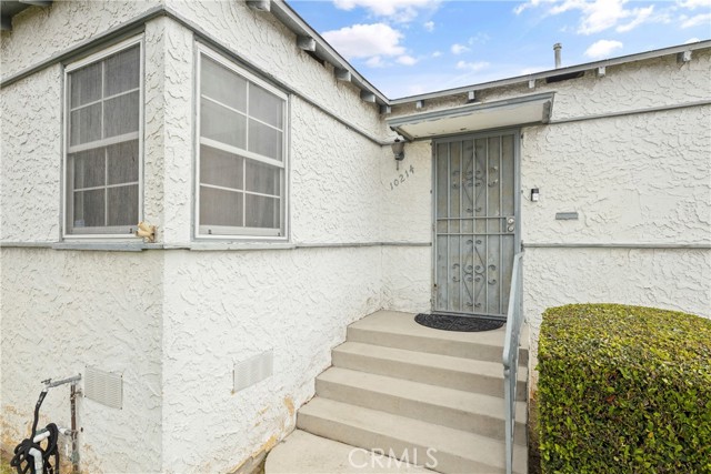Detail Gallery Image 3 of 25 For 10214 Ruthelen St, Los Angeles,  CA 90047 - 2 Beds | 1 Baths
