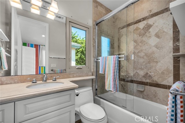 1036 Avenue C, Redondo Beach, California 90277, 5 Bedrooms Bedrooms, ,4 BathroomsBathrooms,Residential,For Sale,Avenue C,SB26075417