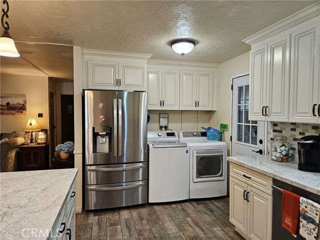 Detail Gallery Image 8 of 15 For 1025 S Lyon Ave, Hemet,  CA 92543 - 2 Beds | 2 Baths