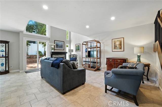18221 Andrea N Circle, Northridge CA: https://media.crmls.org/medias/387ee68b-7885-426c-9d80-9f62c4d5733d.jpg