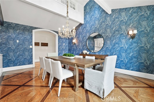 20 Cherry Hills Lane, Newport Beach CA: https://media.crmls.org/medias/387eecce-576a-408a-97af-b1e61947f4d2.jpg