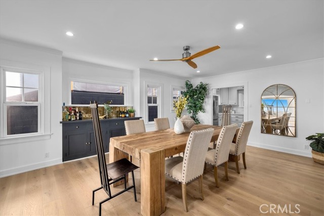 1000 The Strand, Manhattan Beach CA: https://media.crmls.org/medias/387f2f30-8318-4bce-96ff-b61aecb0780a.jpg