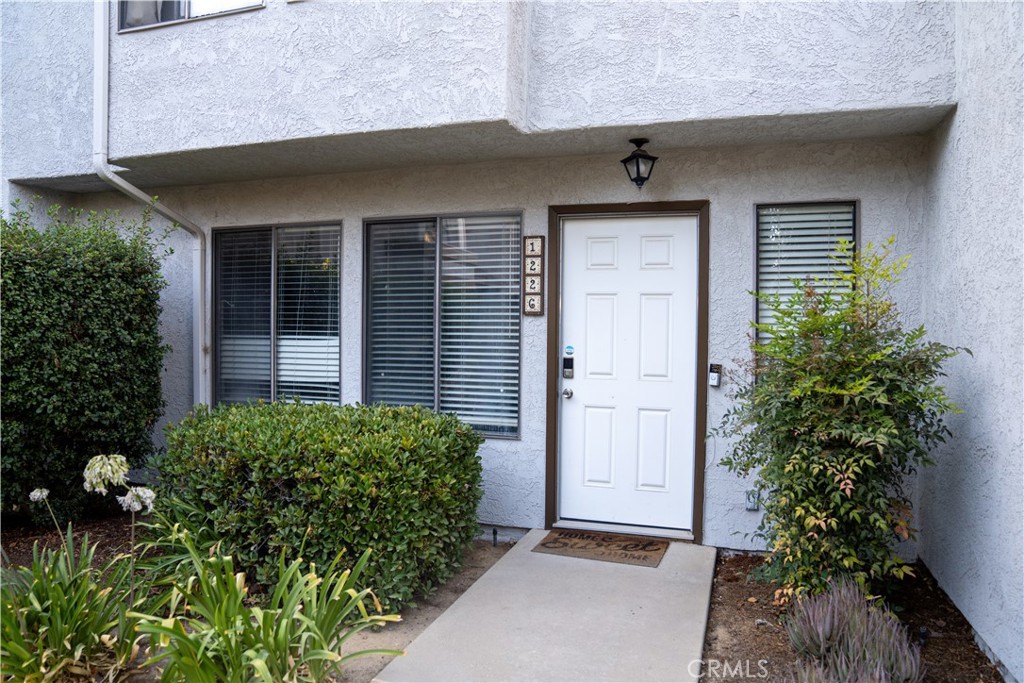 1226 Calle De Campo
