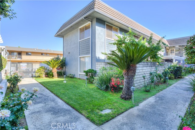 Detail Gallery Image 2 of 27 For 850 Arcadia, Arcadia,  CA 91007 - 2 Beds | 2/1 Baths