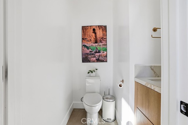 Detail Gallery Image 9 of 32 For 6511 N Contour Ln, North Hollywood,  CA 91606 - 3 Beds | 3/1 Baths