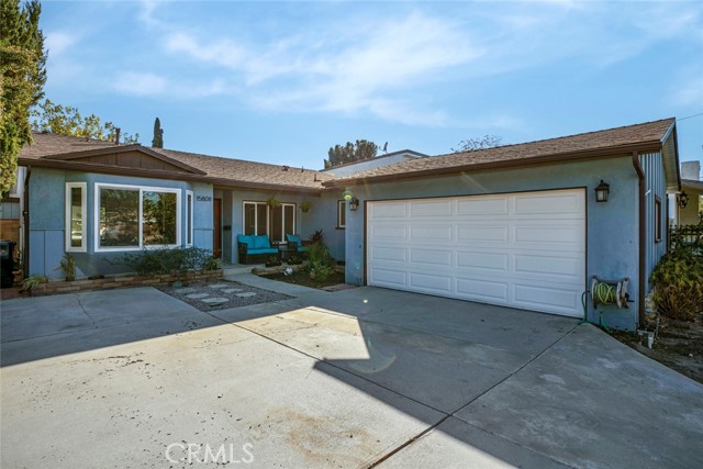 Detail Gallery Image 2 of 27 For 15808 Valerio St, Van Nuys,  CA 91406 - 3 Beds | 2 Baths