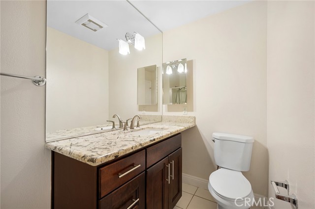 Detail Gallery Image 13 of 28 For 121 Sinclair Ave #206,  Glendale,  CA 91206 - 2 Beds | 2 Baths