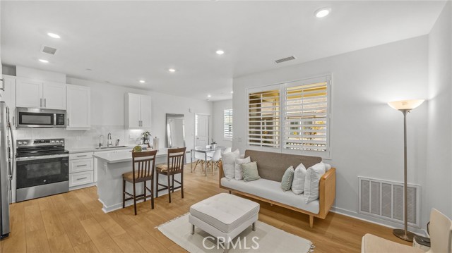 Front Image Thumbnail for CROC26084644