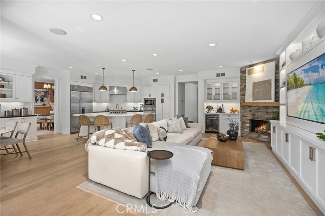 Front Image Thumbnail for CROC26036458