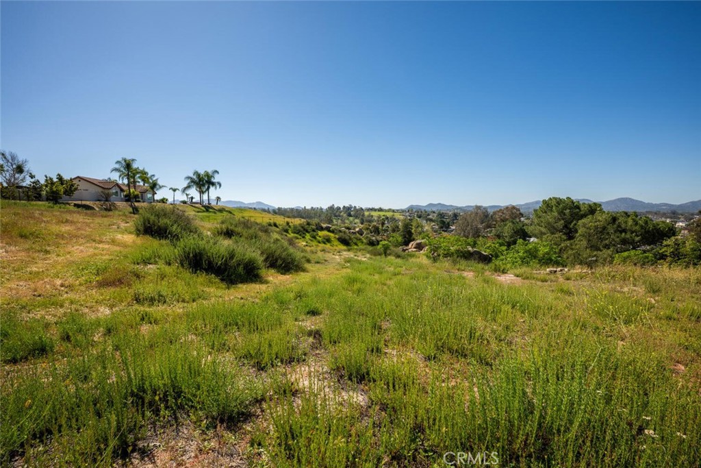 https://media.crmls.org/medias/38824a49-809f-41f9-b353-097ad1fb8ec0.jpg?preset=X-Large